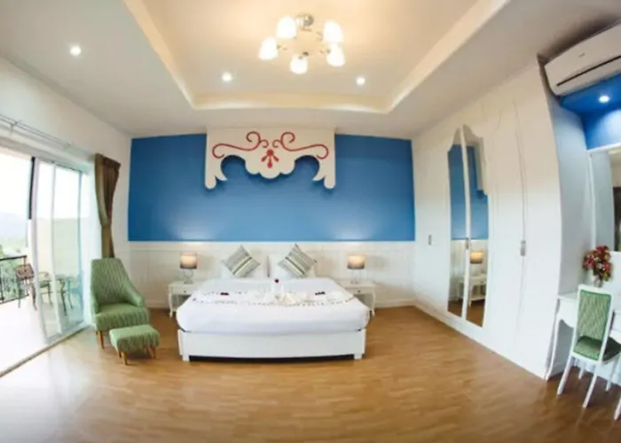 รีสอร์ท The Location 4*