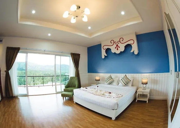 The Location 4* สวนผึ้ง