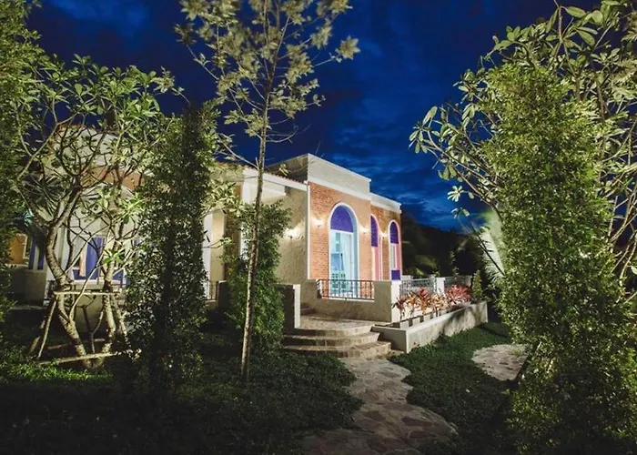 The Location Resort Suan Phueng